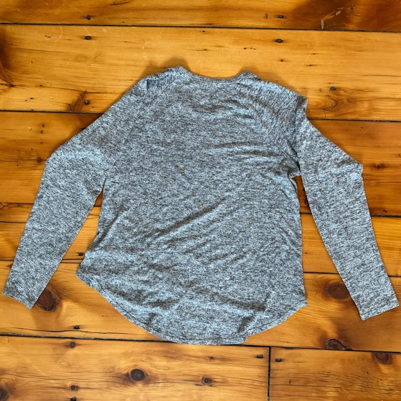 Hollister Must-Have Collection Swoop Neck Long Sleeve Shirt - Picture 2 of 2